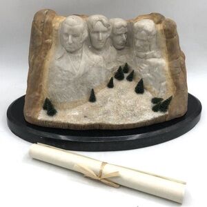 Department 56 Mount Rushmore Decorative Sculpture - Home Art Display